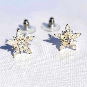 Vintage Silver 5 Point Snow-flower Rhinestone Cluster Stud Earrings